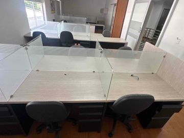 ARRIENDO DIRECTO ESPACIO OFICINA,   figura cesión de  espacios La AGUACATALA, Poblado, Medellín, $8 y $5 millones mensuales.