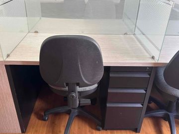 ARRIENDO DIRECTO ESPACIO OFICINA,   figura cesión de  espacios La AGUACATALA, Poblado, Medellín, $8 y $5 millones mensuales.