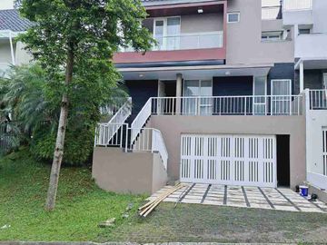Dijual rumah cantik siap huni di sentul