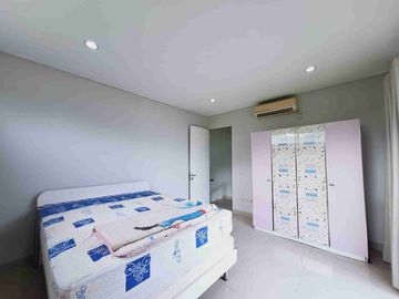 Dijual rumah cantik siap huni di sentul