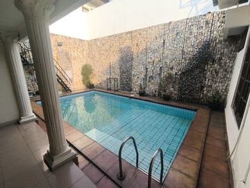 DIJUAL RUMAH. Daerah Cipete Selatan. Jakarta Selatan  Strategis area.