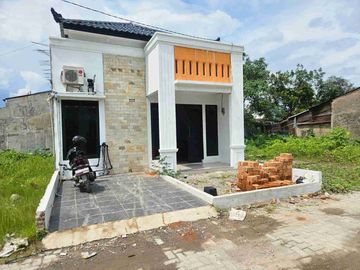 RUMAH DEKT SEKALI KE MANHATTAN MALL LOKASI STRATEGIS MEDAN KOTA