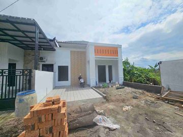 RUMAH DEKT SEKALI KE MANHATTAN MALL LOKASI STRATEGIS MEDAN KOTA
