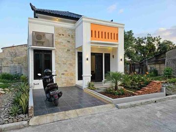 RUMAH DEKT SEKALI KE MANHATTAN MALL LOKASI STRATEGIS MEDAN KOTA