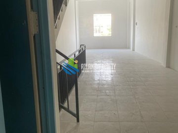 Di jual / disewa ruko strategis 3,5 lantai