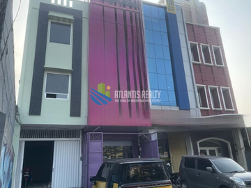 Di jual / disewa ruko strategis 3,5 lantai