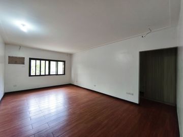 For Sale 3 Storey Townhouse with 3 Bedrooms Located in Brgy Tandang Sora Quezon city-JV2
