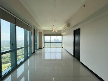 *For Lease: 3-Bedroom Condo at 8 Forbestown Road, BGC