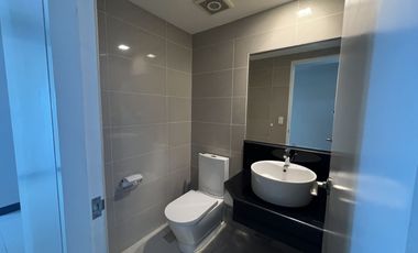 *For Lease: 3-Bedroom Condo at 8 Forbestown Road, BGC