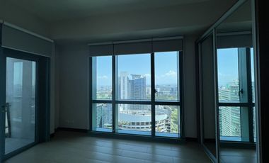 *For Lease: 3-Bedroom Condo at 8 Forbestown Road, BGC