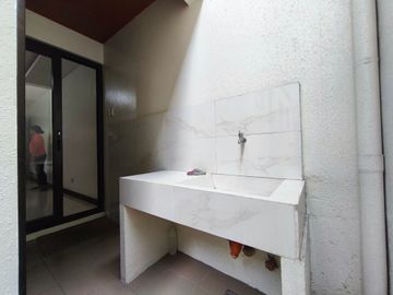 Tandang Sora Gated Townhouse For Sale with 3 Bedrooms and 2 Car Garage near Congressional Avenue Quezon City SD