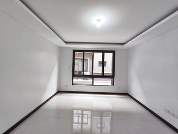 Tandang Sora Gated Townhouse For Sale with 3 Bedrooms and 2 Car Garage near Congressional Avenue Quezon City SD