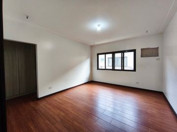 Tandang Sora Gated Townhouse For Sale with 3 Bedrooms and 2 Car Garage near Congressional Avenue Quezon City SD