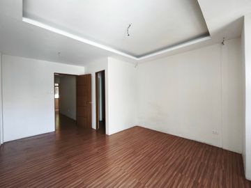 Tandang Sora Quezon City 3 Storey Townhouse For sale near Congressional Ave RG