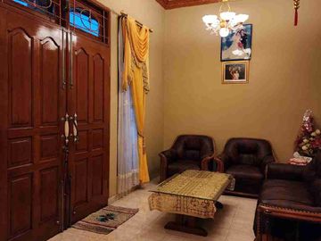 Rumah Megah di pondok pekayon indah 2Kavling nempel 1 Ruko