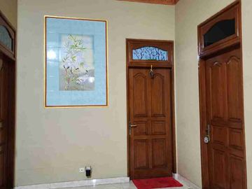 Rumah Megah di pondok pekayon indah 2Kavling nempel 1 Ruko