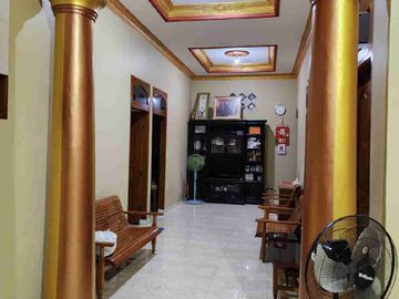Rumah Megah di pondok pekayon indah 2Kavling nempel 1 Ruko
