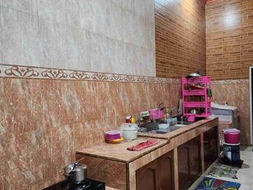 Rumah Megah di pondok pekayon indah 2Kavling nempel 1 Ruko