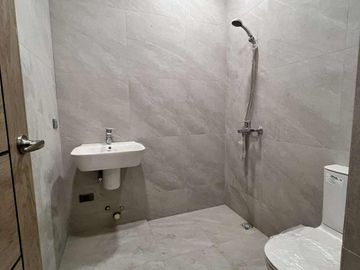 For Sale 4 Storey Modern Townhouse in Brgy Obrero, Q.C. KSA