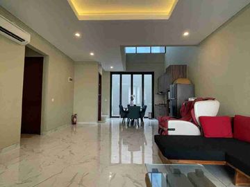 Rumah Mewah Brand New 4 Lantai Full Furnished