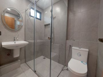 For Sale 3 Storey Modern Townhouse in Sangandaan Project 8, Q.C. KSA