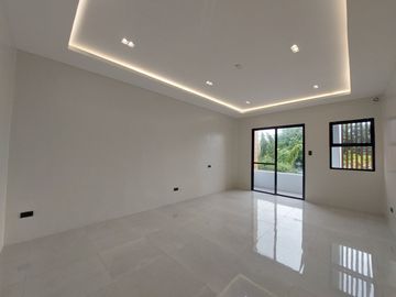 For Sale 3 Storey Modern Townhouse in Sangandaan Project 8, Q.C. KSA