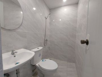 For Sale 3 Storey Modern Townhouse in Sangandaan Project 8, Q.C. KSA