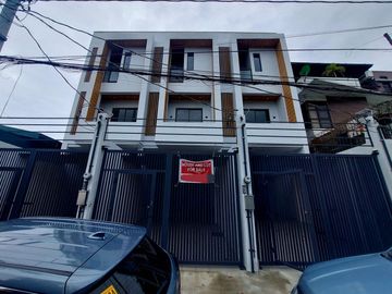 For Sale 3 Storey Modern Townhouse in Sangandaan Project 8, Q.C. KSA