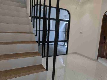 RUMAH SIAP HUNI DI KAWASAN NYAMAN GATSU TENGAH , DEKAT KE RSIA PURI BUNDA , JALAN NANGKA MAUPUN TAMAN LUMINTANG