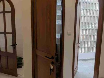 RUMAH SIAP HUNI DI KAWASAN NYAMAN GATSU TENGAH , DEKAT KE RSIA PURI BUNDA , JALAN NANGKA MAUPUN TAMAN LUMINTANG