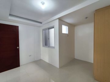 4 Bedroom 3 Storey Townhouse for Sale in La Colina Subdivision, Marikina City -AJCF