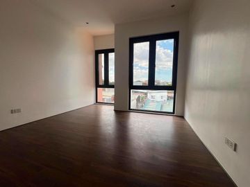 For Sale 3 Storey Townhouse in Project 8, Q.C. KSA