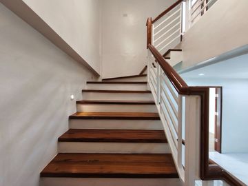 For Sale 3 Storey Modern Townhouse in Bahay Toro Project 8, Q.C. KSA