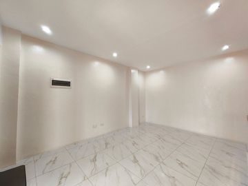 For Sale 3 Storey Modern Townhouse in Bahay Toro Project 8, Q.C. KSA