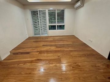 For Sale 3 Storey Modern Townhouse in Bahay Toro Project 8, Q.C. KSA