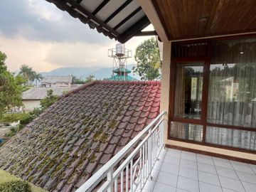Villa Puncak Produktif dan Prospektif dekat Pasar Cisarua Puncak Akses Bis 3/4