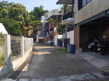 Dijual Rumah via lelang 

Lokasi: Jalan Kemiri Jaya Perumahan Momien Residence Kel.Beji Kec.Beji Kota Depok