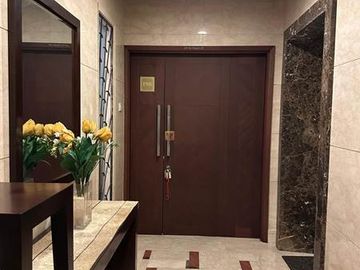 Apartemen Modern di Lokasi Strategis, Siap Huni , Disewakan 4BR di Capital Residence Furnish Design modern minimal sewa 3 bulan area yang menarik