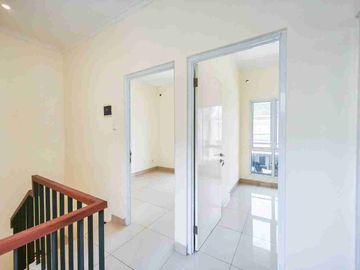DIJUAL RUMAH CANTIK 2 LANTAI SIAP HUNI DI BUKITGOLF RIVERSIDE CIBUBUR