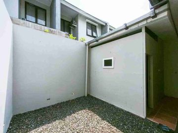 DIJUAL RUMAH CANTIK 2 LANTAI SIAP HUNI DI BUKITGOLF RIVERSIDE CIBUBUR