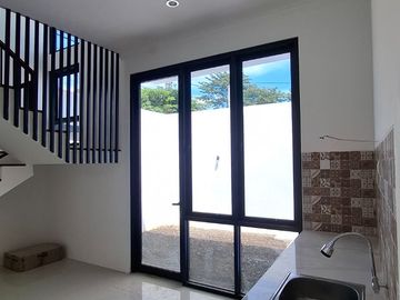 UNIT READY STOCK 2 LANTAI POSISI HOOK NOL JALAN KOTA WISATA BATU