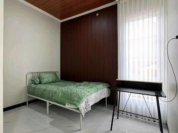 Jual Kost Ring 1 UII, Jendela Kamar Besar, Sirkulasi Udara Bagus
