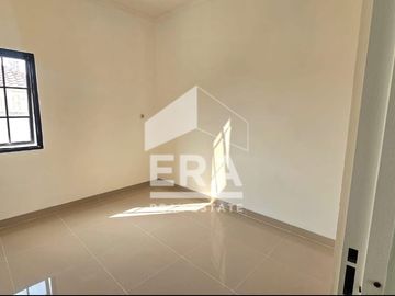 Dijual Cepat Rumah 2 Lantai di Harapan Indah, Bekasi, Strategis, Bebas Banjir