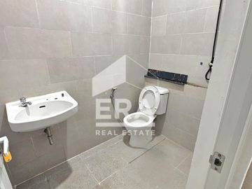 Dijual Cepat Rumah 2 Lantai di Harapan Indah, Bekasi, Strategis, Bebas Banjir