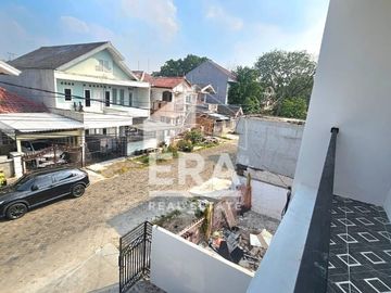 Dijual Cepat Rumah 2 Lantai di Harapan Indah, Bekasi, Strategis, Bebas Banjir