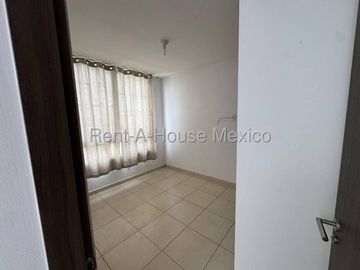 Casa en Venta  Altamira Diamante, Precio Competitivo, 2 rec, 2.5 baños jardín privado, casi frente a HEB Mirador