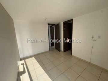 Casa en Venta  Altamira Diamante, Precio Competitivo, 2 rec, 2.5 baños jardín privado, casi frente a HEB Mirador