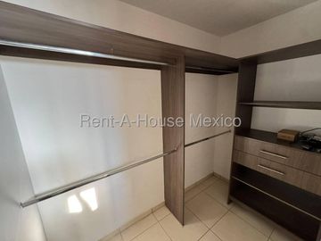 Casa en Venta  Altamira Diamante, Precio Competitivo, 2 rec, 2.5 baños jardín privado, casi frente a HEB Mirador