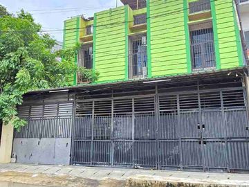 Dijual cepat Ruko Murah 3 lantai lokasi ramai cocok buat usaha di Harapan Indah Bekasi