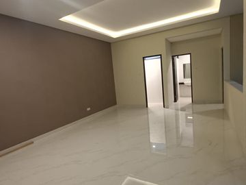 Rumah Baru Modern 2 Lantai Siap Huni di Singgasana Pradana
